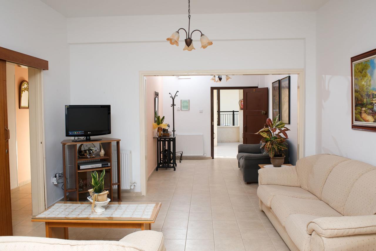 C & A Hotel Apartments Polis Exterior photo